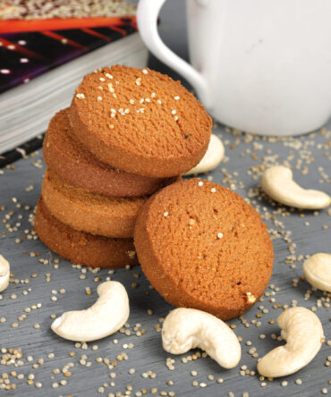 Cashew-Little Millet cookies (with cane jaggery)